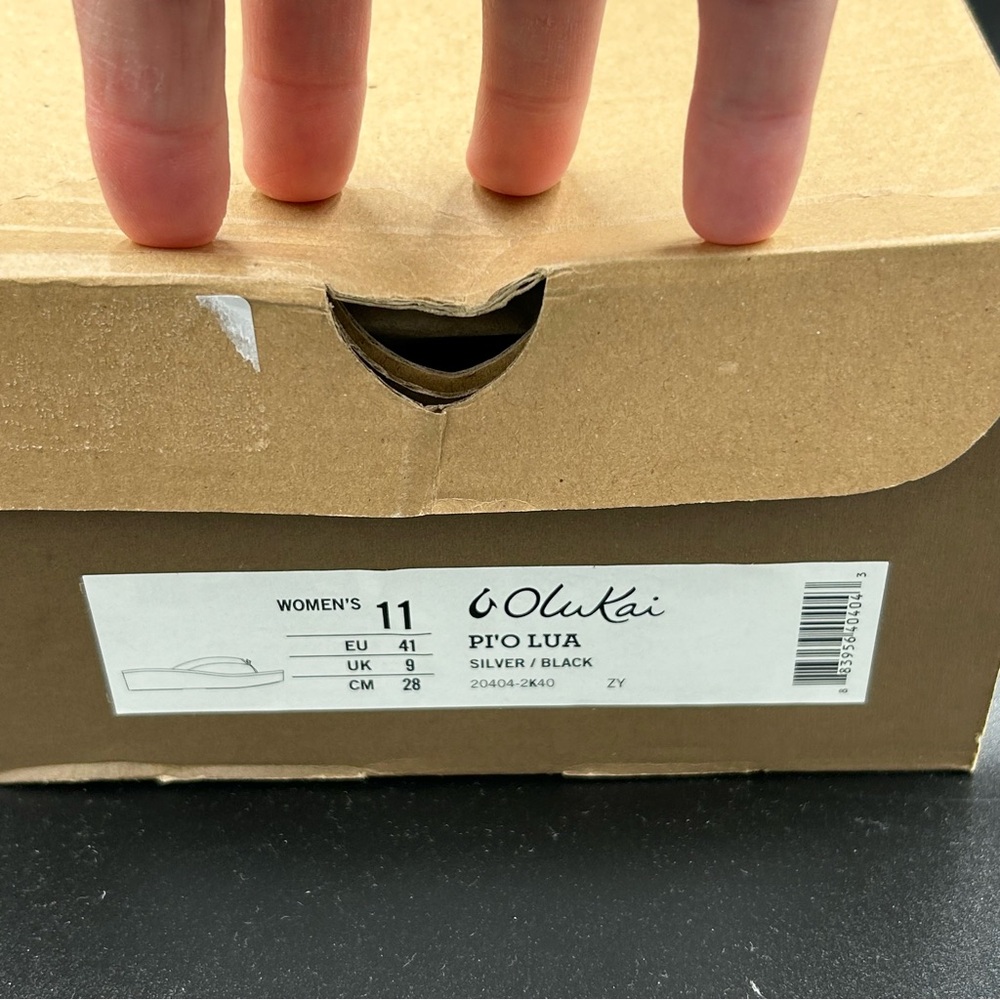 OluKai Women's Black and‎ Silver Sandals Brand New with Box Sz 11 - Picture 11 of 11